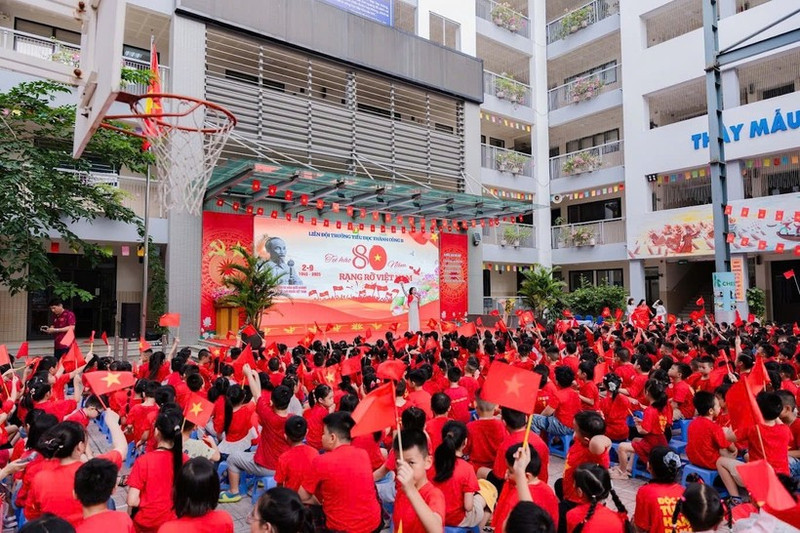 Évènement de l'école primaire Thanh Công B en l'honneur du 80e anniversaire de la Fête nationale. Photo : VNA.