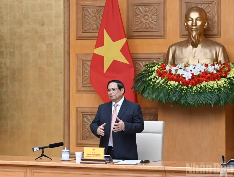 Le Premier ministre Pham Minh Chinh prend la parole lors de la rencontre.