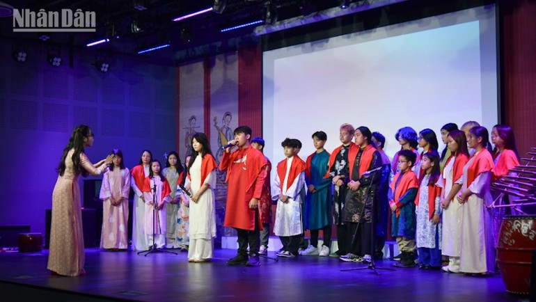 La jeunesse vietnamienne raconte son patrimoine culturel en France