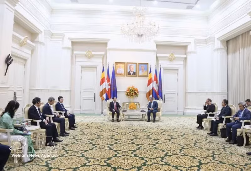 Rencontre entre Trinh Van Quyet et le Premier ministre cambodgien Hun Manet. Photo: VNA