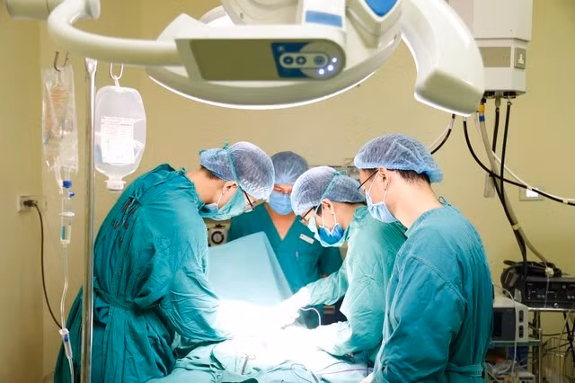Les médecins au Vietnam sauvent 13 des 14 cas de malformations cardiaques fœtales complexes ảnh 1