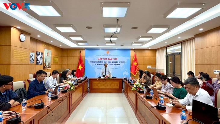 Renforcer les liens avec les Vietnamiens à l'étranger à l’occasion du 80e anniversaire de la Fête nationale