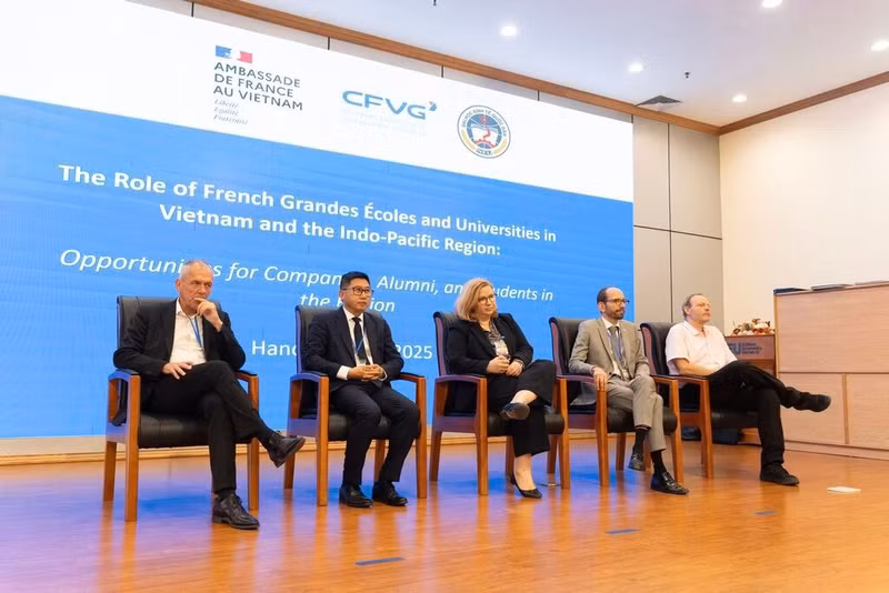 La conférence a mis en lumière les stratégies et les atouts des institutions académiques françaises dans la région, tout en explorant les synergies possibles avec les entreprises locales, les alumni et les talents de demain. Photo : CFVG/CVN.