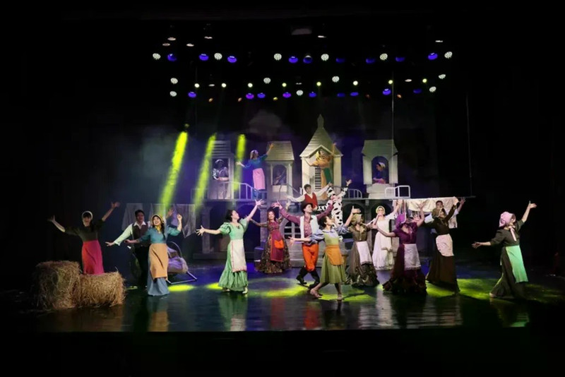 Une scène de "Sans Famille" du Théâtre de la jeunesse. Photo : CTV/CVN.