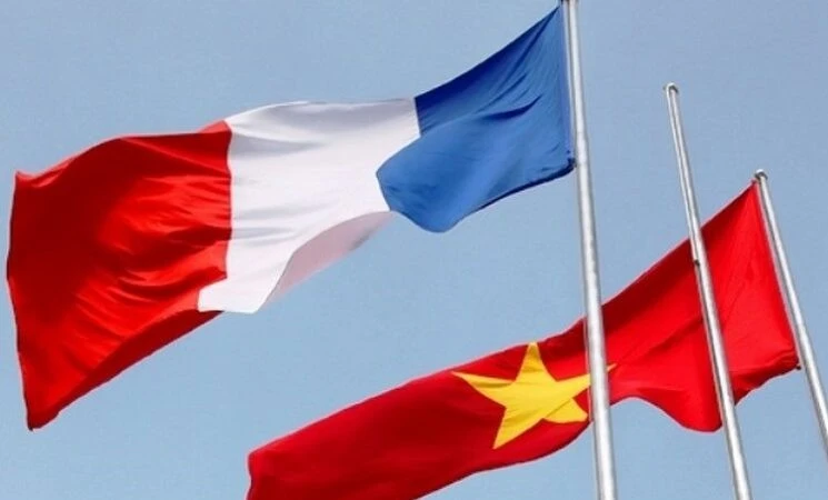 De Mitterrand à Macron : le Vietnam, ami fidèle et partenaire
