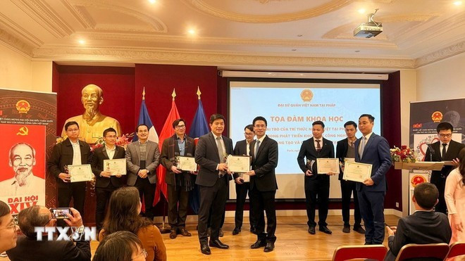 Les délégués présennts au séminaire. Photo: VNA