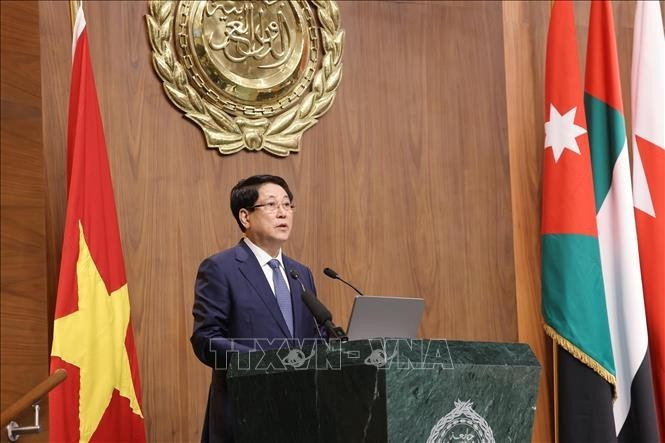 Le président Luong Cuong prononce un discours politique à la Ligue des États arabes. Photo : VNA.