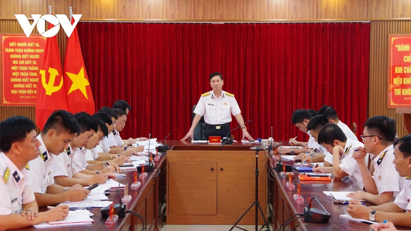 Le colonel Do Hong Duyen, commissaire politique adjoint de la Région, a présidé la conférence.