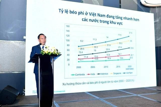 Le professeur associé Nguyen Anh Tuan, directeur du département de chirurgie digestive de l'hôpital militaire central 108, a déclaré que l'obésité est en hausse au Vietnam, dépassant celle des autres pays d'Asie du Sud-Est. Photo : Novo Nordisk.