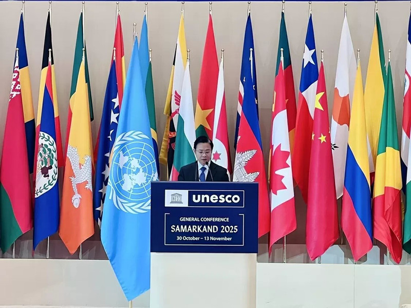 Le vice-ministre Ngo Le Van a prononcé un discours de politique générale lors de la session plénière de la 43e Conférence générale de l'UNESCO. (Source : Ambassade du Vietnam en Ouzbékistan)