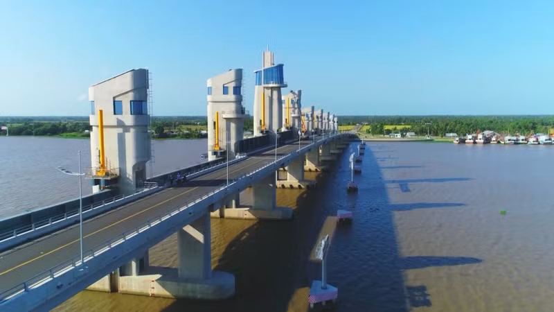 L'ouvrage hydraulique de Cai Lon–Cai Be figure parmi les principaux systèmes faisant l'objet d'un suivi régulier de la qualité de l'eau.