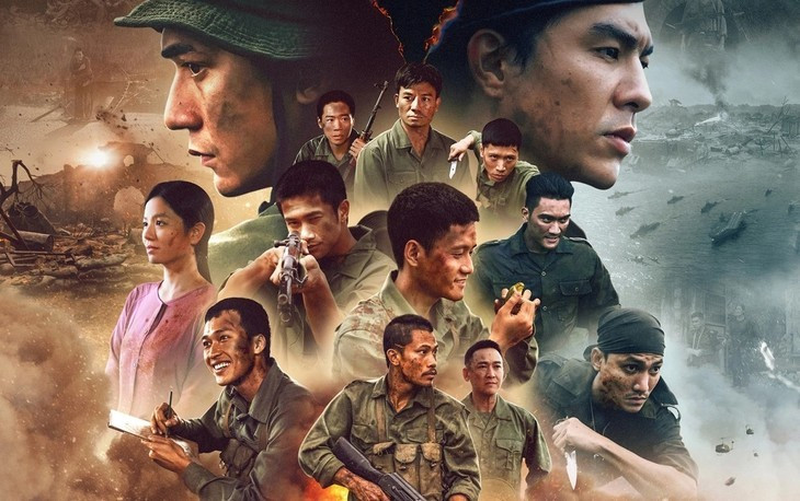 Affiche du film “Pluie rouge”. Photo : Studio de cinéma de l’Armée populaire.