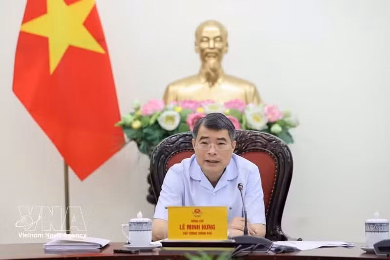 Le Premier ministre Le Minh Hung s'exprime lors de la réunion. Photo : VNA.