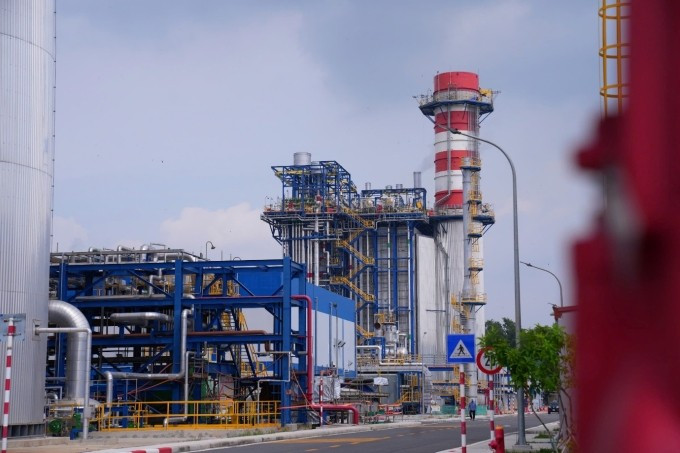 La centrale électrique au GNL de Nhon Trach 3 et 4 : La diffusion de l’électricité verte éclaire le rêve d’un Vietnam fort et prospère