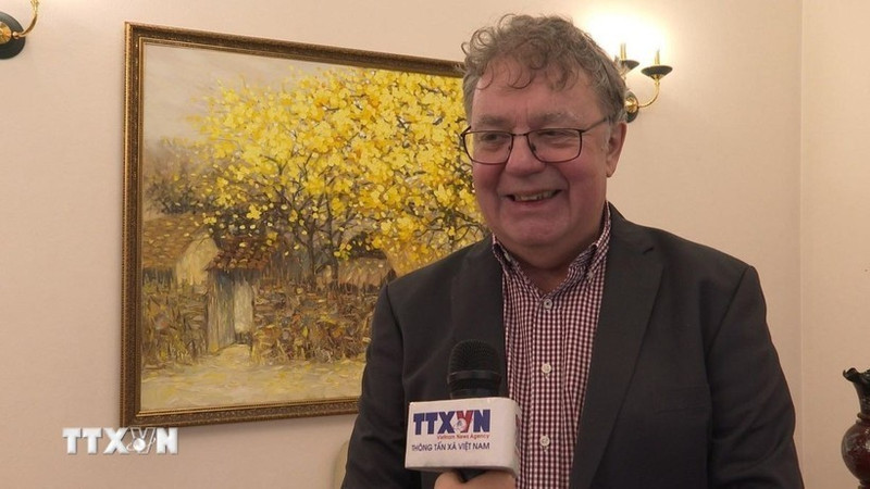 Patrik Köbele, président du Parti communiste allemand (DKP). Photo : VNA.