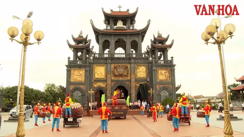 Le tambour cà rùng – Un son héroïque et l'âme culturelle de cette région côtière.