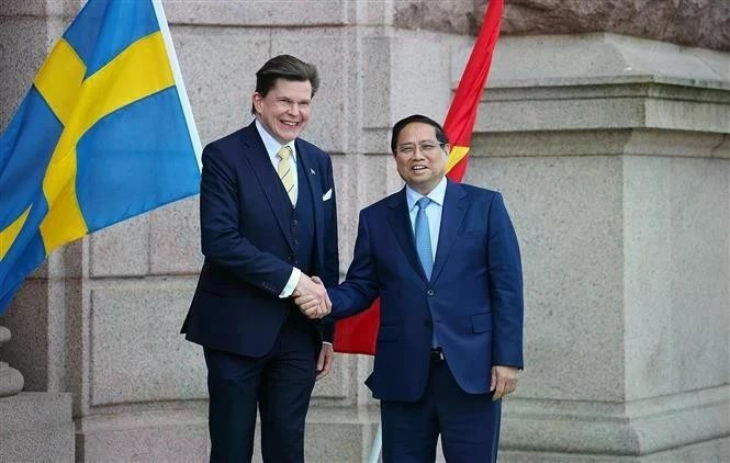 Le Premier ministre Pham Minh Chinh rencontre le président du Riksdag, Andreas Norlén, à Stockholm, le 12 juin. Photo : VNA.