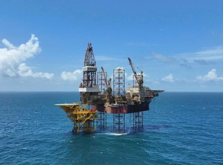 Gisement Kinh Ngu Trang - Kinh Ngu Trang Nam : accueil du premier flux de pétrole commercial
