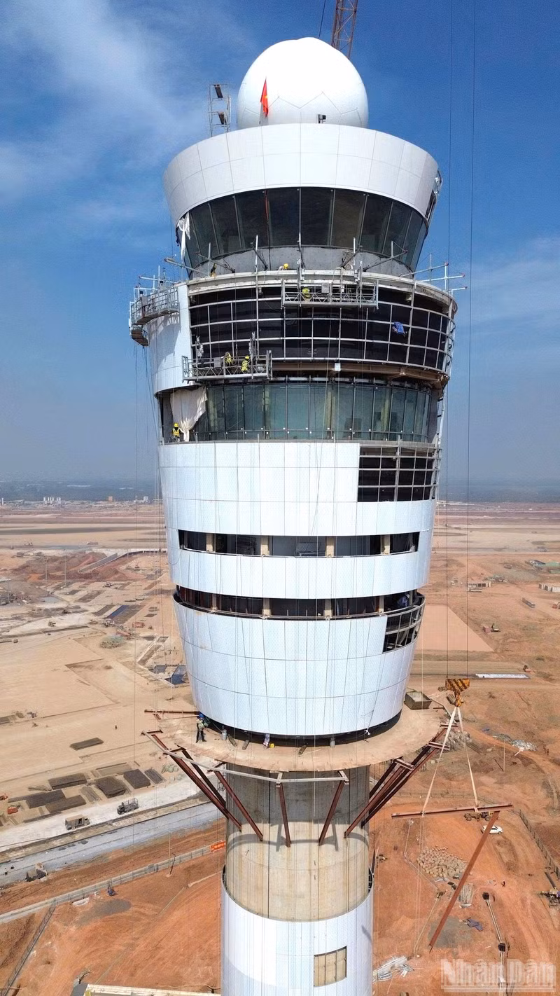 Le « cerveau » qui orchestre l’aéroport de Long Thanh à l’approche de l’arrivée du premier vol.