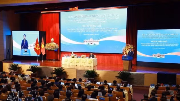 Séance plénière de la 33e Conférence diplomatique, matin du 4 août 2026. Photo : VNA.