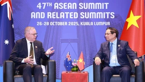 Le Premier ministre vietnamien Pham Minh Chinh (droite) et son homologue australien Anthony Albanese. Photo: VNA