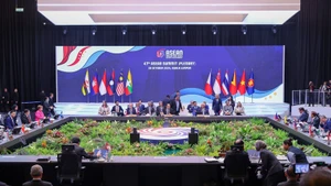 La session plénière du 47e Sommet de l’ASEAN. Photo : VNA.