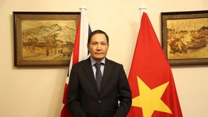 L'ambassadeur du Vietnam au Royaume-Uni, Do Minh Hung. Photo : VNA.
