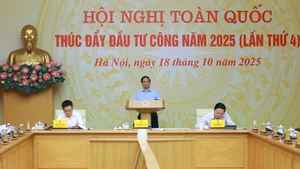 Le Premier ministre Pham Minh Chinh lors de la visioconférence. Photo : VNA.