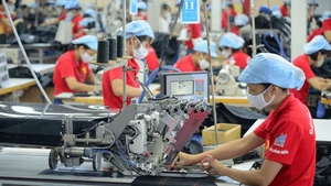 Selon le rapport de S&P Global, le secteur manufacturier vietnamien a enregistré en septembre une poursuite de sa reprise. Photo : baodautu.vn