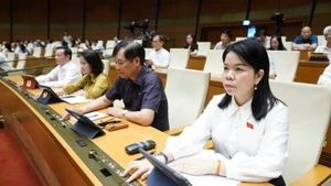 L’Assemblée nationale vietnamienne adopte six lois clés. Photo : quochoi.vn