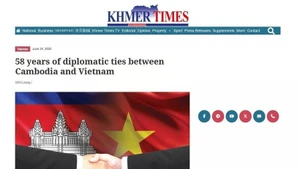 Article publié par le Khmer Times à l'occasion du 58e anniversaire de l'établissement des relations diplomatiques entre le Vietnam et le Cambodge (24 juin 1967-2025). Photo : VNA.