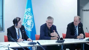 Jean-Pierre Lacroix, Secrétaire général adjoint aux opérations de paix de l'ONU, s'exprime lors d'une conférence de presse à Hanoï. Photo : VNA.