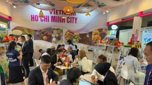 Le stand du Vietnam au Salon international de l’alimentation et des boissons SIAL Interfood 2025. Photo : VNA.