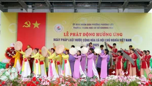 De nombreuses localités ont lancé et participé la Journée du droit du Vietnam. Photo : nhandan.vn