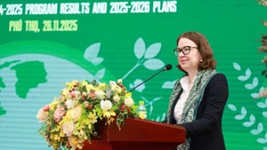 Deirdre Ní Fhallúin, ambassadrice d'Irlande au Vietnam, a déclaré que l'Irlande était fière de continuer à soutenir le programme Resilience First au Vietnam. Photo : CVN.