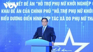 Le Premier ministre Pham Minh Chinh ouvre la conférence-bilan sur le soutien à l’entrepreneuriat féminin. Photo : VOV.