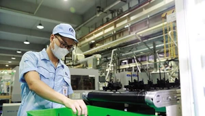 Le Vietnam continue de s’affirmer comme une destination attractive dans le contexte de relocalisation de la production en Asie. Photo : baodautu.vn
