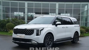 Les ventes de véhicules hybrides en hausse de 72 % en juillet. Photo : Bnews/VNA.