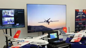 Gros plan sur le système de drones Horus P02 du groupe HTI. Photo : NDEL