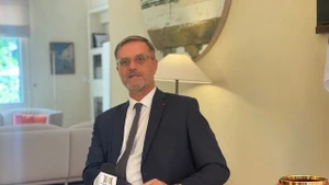 Olivier brochet, ambassadeur de France au Vietnam. Photo: VOV