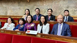 La délégation vietnamienne à la 50e session de l’Assemblée parlementaire de la Francophonie (APF 50). Photo : VNA.