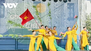Un spectacle lors de la Journée culturelle vietnamienne à Budapest. Photo : baoquocte.vn