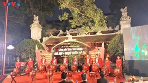 Spectacle artistique du lancement du nouveau circuit touristique du quartier Ba Dinh. Photo : VOV.