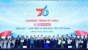  Célébration de la Journée traditionnelle des élèves, étudiants et de l’Union des étudiants du Vietnam. Photo: VNA