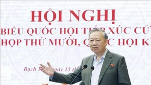 Le secrétaire général du Parti, To Lam, s'exprime lors de la rencontre. Photo : VNA.