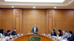 Le secrétaire général du Parti communiste vietnamien, Tô Lâm, prend la parole lors de la réunion avec les services concernés pour examiner les solutions de prise en charge des personnes handicapées. Photo : VNA.