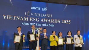 Lors du Forum vietnamien ESG 2025. Photo : NDEL