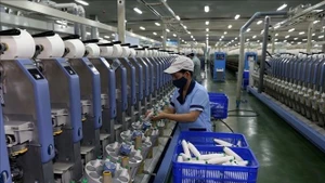 En dépit d'un léger ralentissement potentiel prévu après 2026, le Vietnam reste l'une des économies les plus dynamiques d'Asie. Photo : VNA.