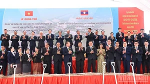 La cérémonie de mise en chantier de l'Académie nationale de politique et d'administration pour la région Sud, s'est tenue le matin du 3 décembre dans la province de Champasak, au Laos. Photo : NDEL