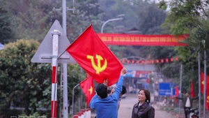La commune de Muong Sai (province de Son La, au Nord du Vietnam) est magnifiquement décorée, prête pour la grande fête nationale. Photo : VNA.
